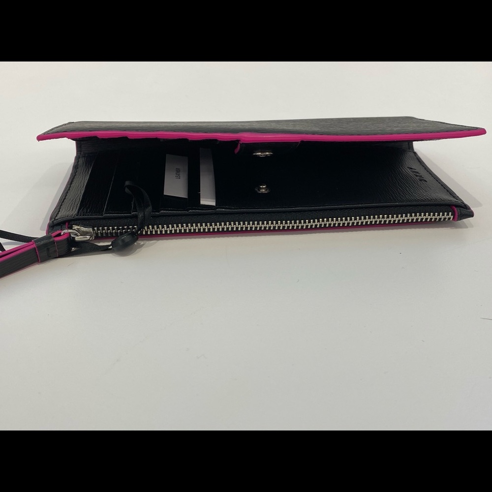 DKNY LARGE BLACK CARD WALLET